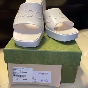Gucci jelly sandals